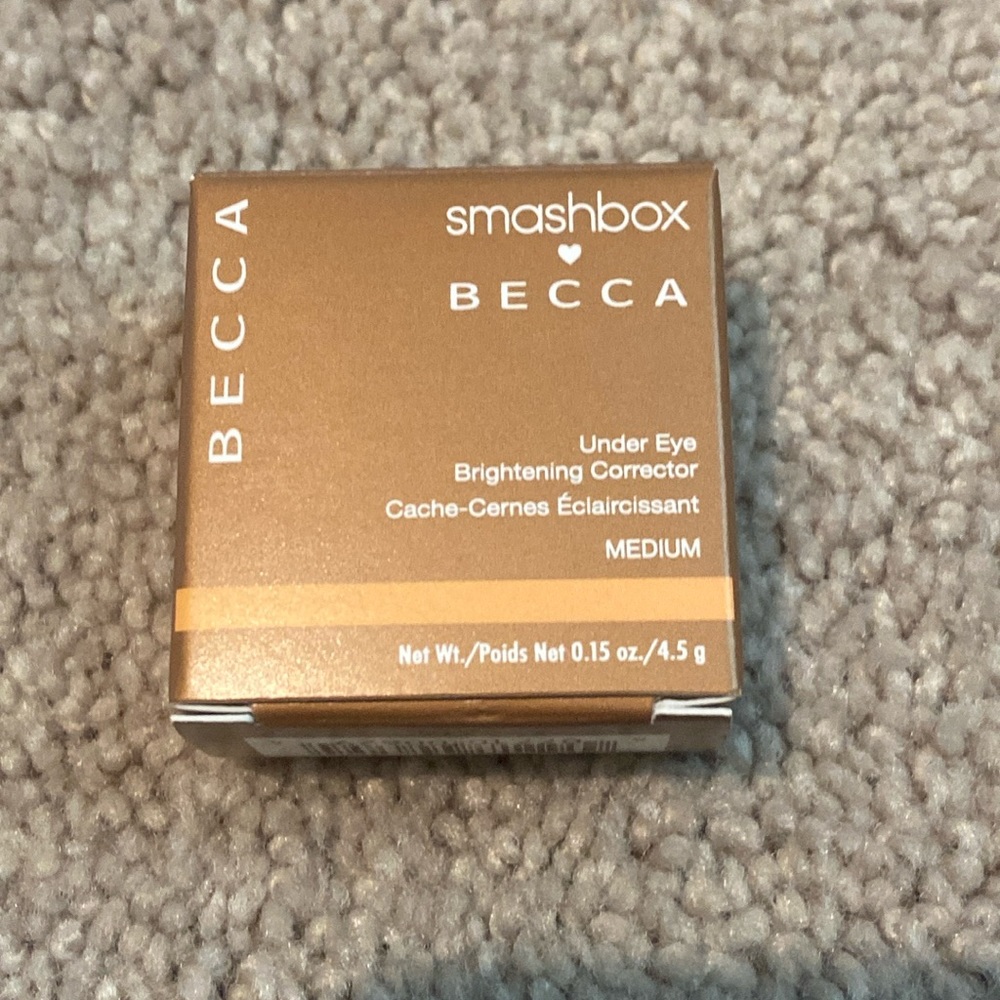 Smashbox x BECCA under eye brightening concealer, medium